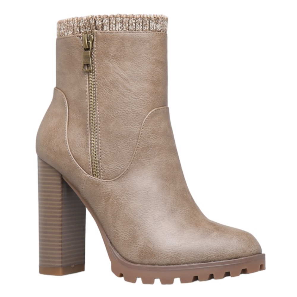 NWT ShoeDazzle Booties Size 6
